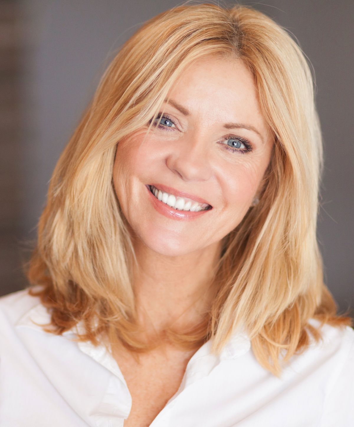 charleston fotona starwalker model with blonde hair
